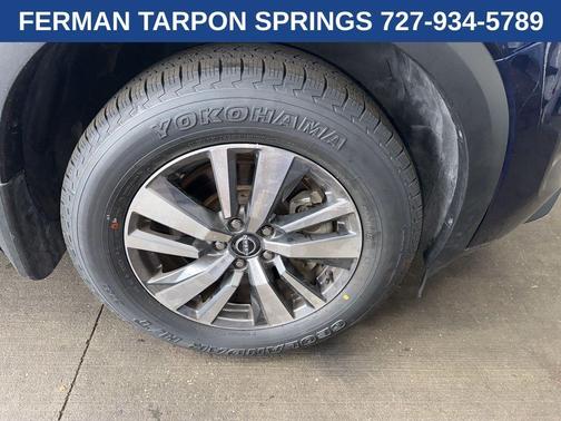 2024 Nissan Pathfinder SL