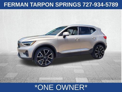 2024 Volvo XC40 B5 Ultimate Bright Theme