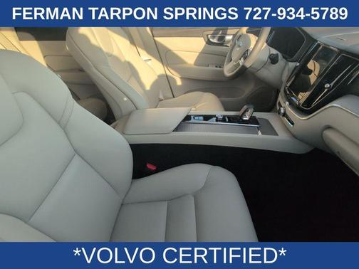 2023 Volvo XC60 B5 Plus Dark Theme