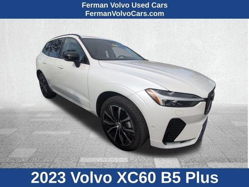 2023 Volvo XC60 B5 Plus Dark Theme