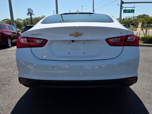 Summit White 2024 Chevrolet Malibu LT