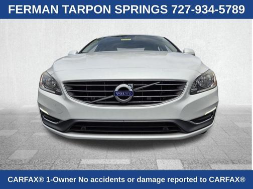 Crystal White Pearl 2017 Volvo S60 Inscription T5