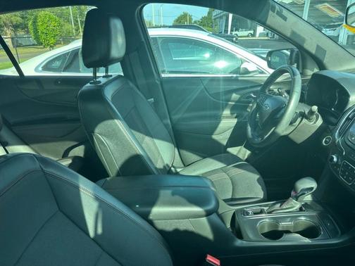 Gray 2023 Chevrolet Equinox RS