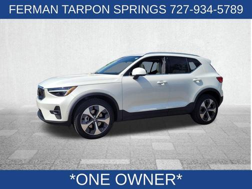 2025 Volvo XC40 B5 Plus Bright Theme