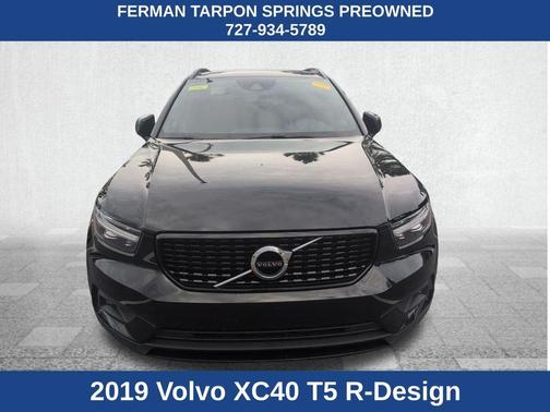 2019 Volvo XC40 T5 R-Design