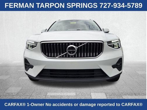 Crystal White 2024 Volvo XC40 B5 Plus Bright Theme