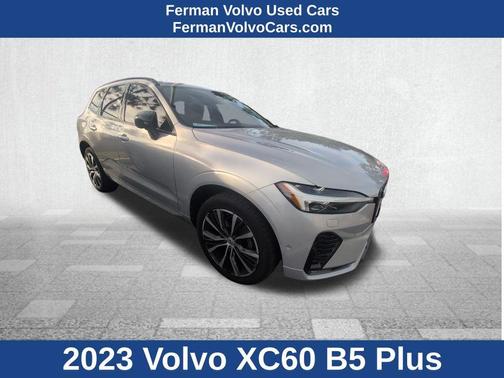 2023 Volvo XC60 B5 Plus Dark Theme