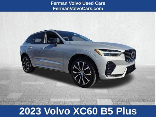 2023 Volvo XC60 B5 Plus Dark Theme