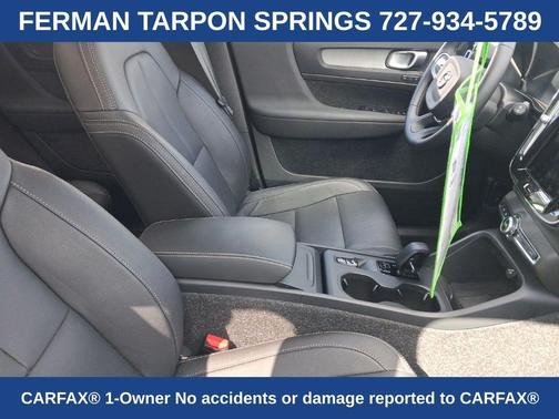 2025 Volvo XC40 B5 Core Bright Theme