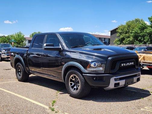 Brilliant Black Crystal Pearlcoat 2016 RAM 1500 Rebel