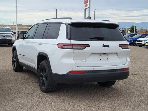 2023 Jeep Grand Cherokee L Laredo