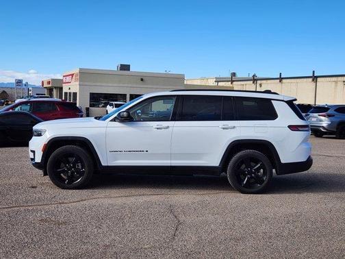 2023 Jeep Grand Cherokee L Laredo