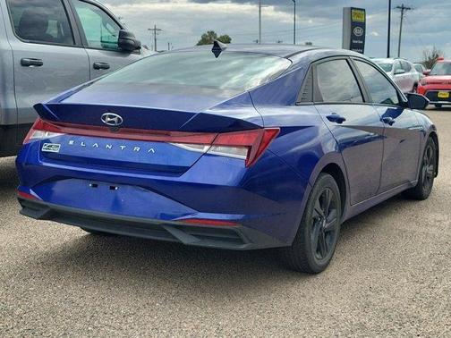 2021 Hyundai ELANTRA SEL
