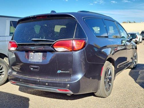 2020 Chrysler Pacifica Hybrid Limited