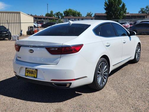 2019 Kia Cadenza Premium