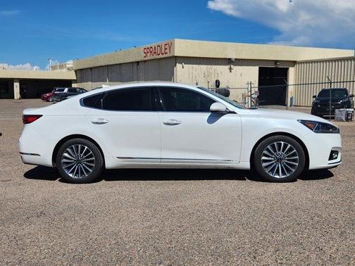 2019 Kia Cadenza Premium