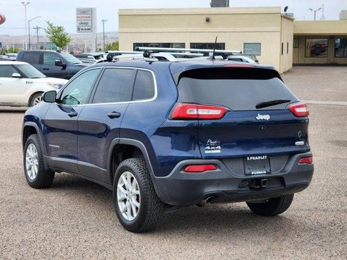 Patriot Blue Pearlcoat 2018 Jeep Cherokee Latitude Plus