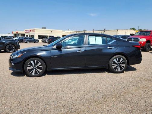 2022 Nissan Altima 2.5 SV