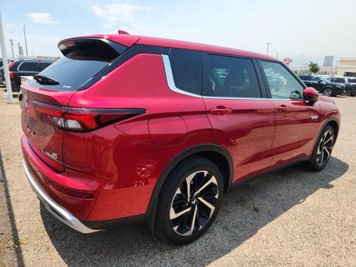Red 2023 Mitsubishi Outlander PHEV SE