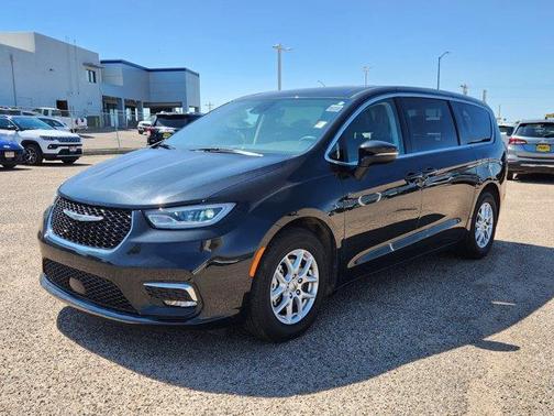 2023 Chrysler Pacifica Touring-L