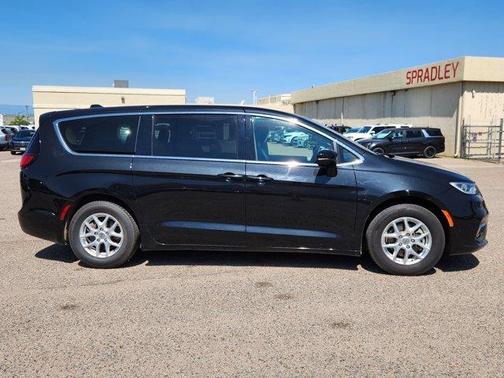 2023 Chrysler Pacifica Touring-L