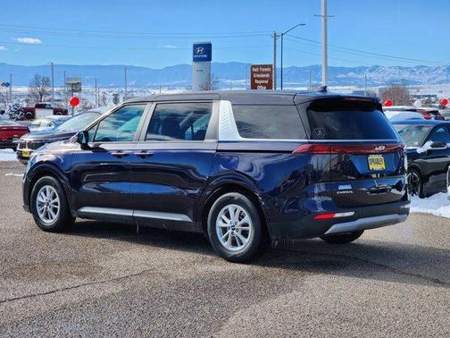 2023 Kia Carnival LX