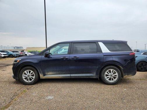 2023 Kia Carnival LX