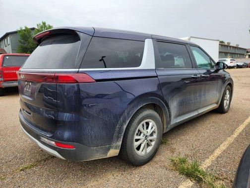 2023 Kia Carnival LX