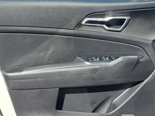 2025 Kia Sportage Hybrid LX