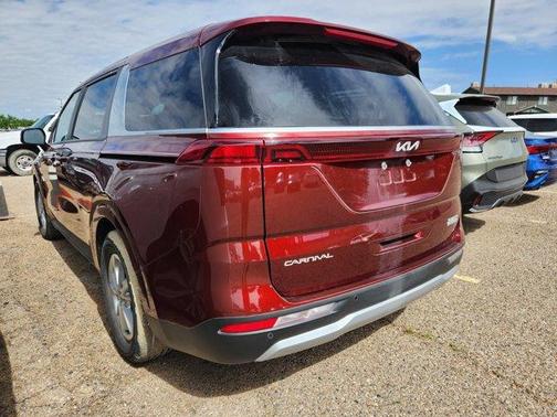 2024 Kia Carnival LX