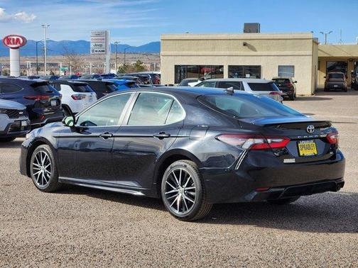 2024 Toyota Camry SE