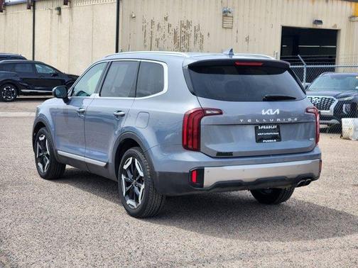 Everlasting Silver 2025 Kia Telluride S
