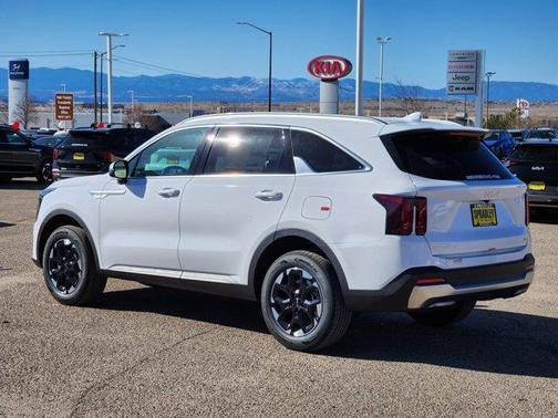 Glacial White Pearl 2026 Kia Sorento S