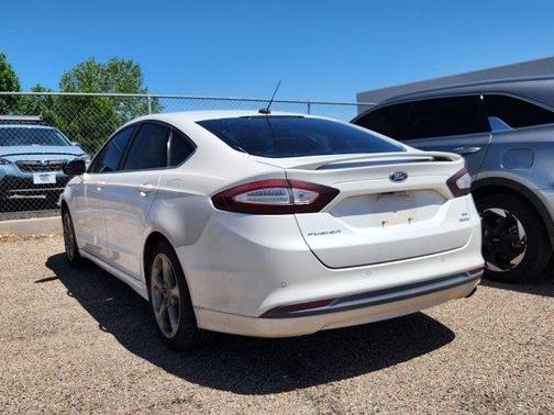 White 2013 Ford Fusion SE