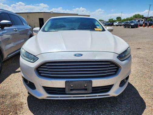 White 2013 Ford Fusion SE
