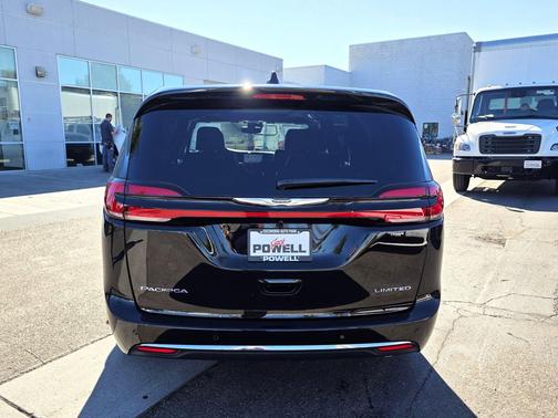 2026 Chrysler Pacifica Limited
