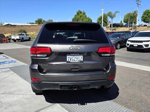 2017 Jeep Grand Cherokee Laredo