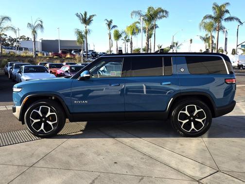 2024 Rivian R1S Adventure Quad Motor Large Pack