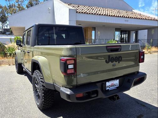 2025 Jeep Gladiator Willys