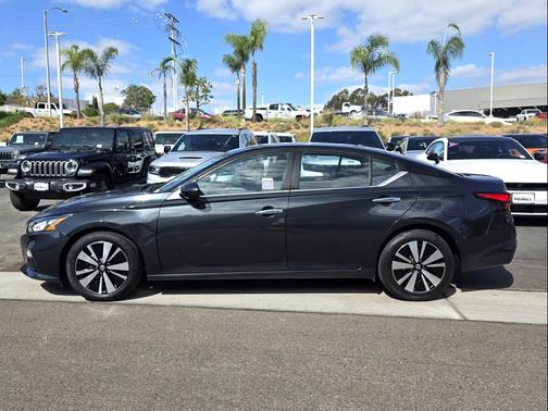 2022 Nissan Altima 2.5 SV