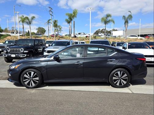2022 Nissan Altima 2.5 SV