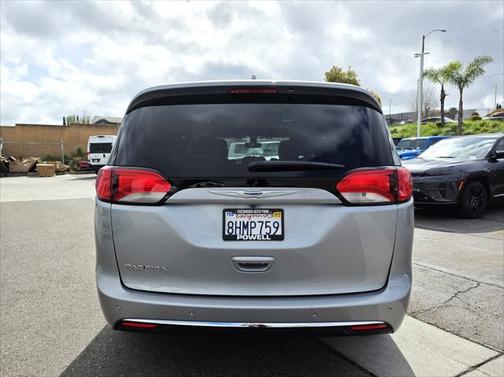 2018 Chrysler Pacifica Touring-L