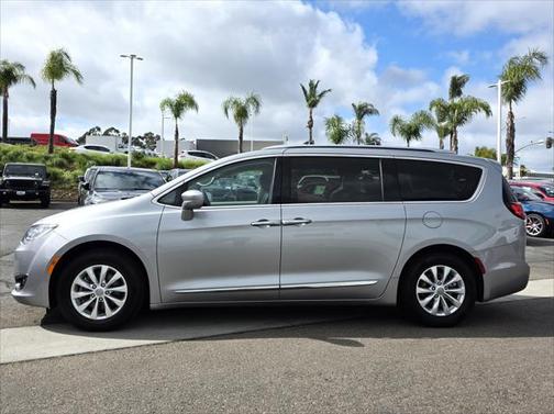2018 Chrysler Pacifica Touring-L