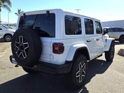 2026 Jeep Wrangler 4-Door Sahara 4x4