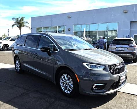 2025 Chrysler Pacifica L