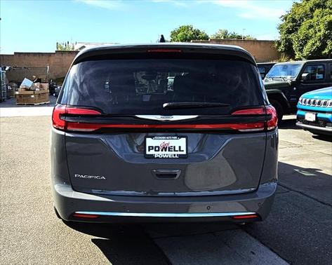 2025 Chrysler Pacifica L
