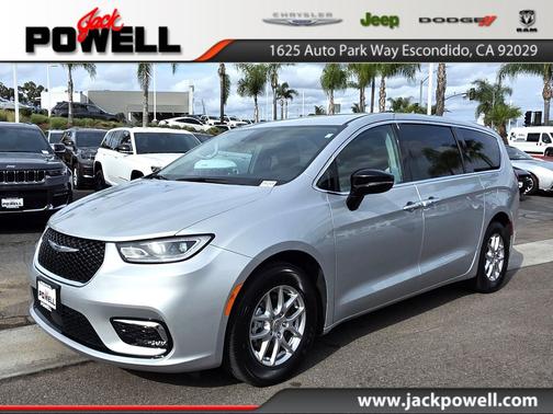 2024 Chrysler Pacifica Touring L