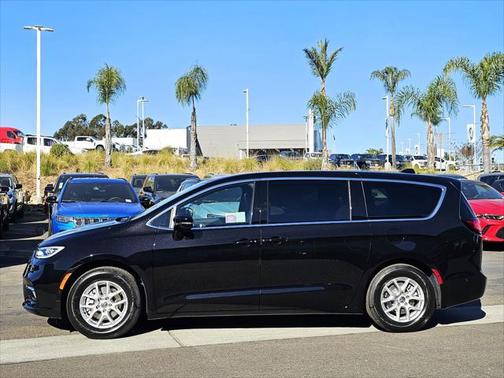 2025 Chrysler Pacifica L