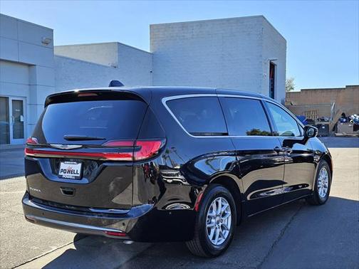 2025 Chrysler Pacifica L