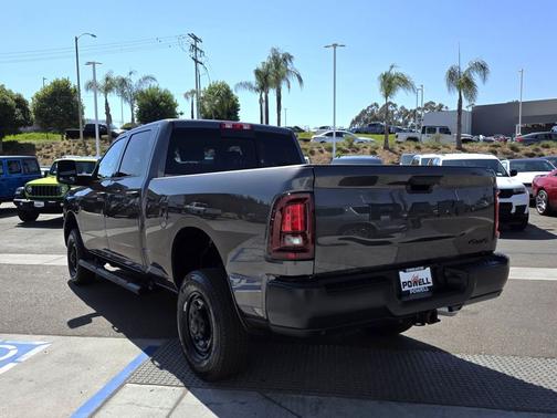 2025 RAM 2500 Tradesman Crew Cab 4x4 6'4' Box
